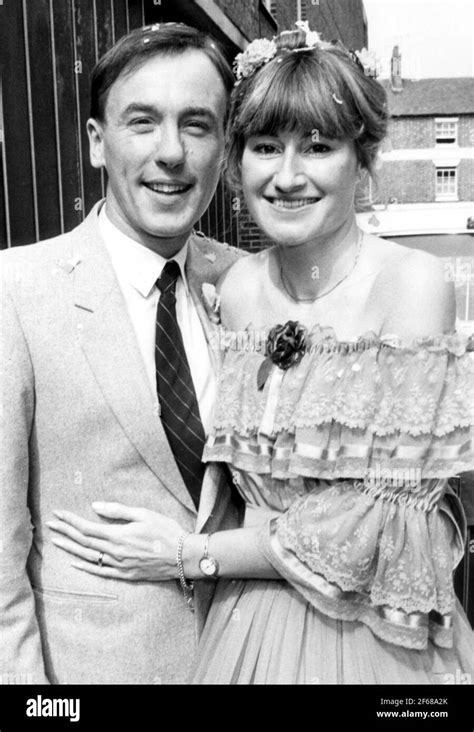 annie veronica swatton|ACTOR CHRISTOPHER TIMOTHY MARRIES ANNIE。